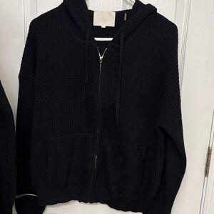 Leallo Black Zip-Up kangaroo pocke hoody Sweater